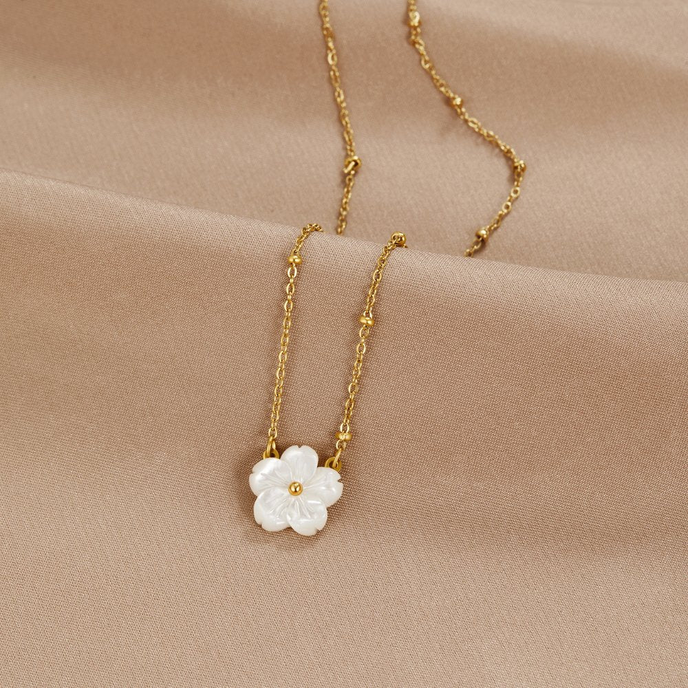 Greatness Flower Necklace