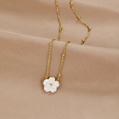 Greatness Flower Necklace