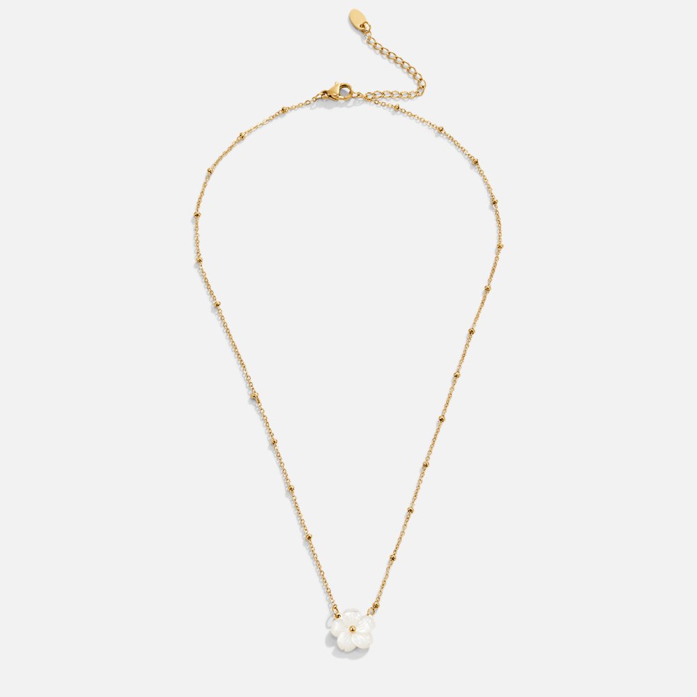 Greatness Flower Necklace